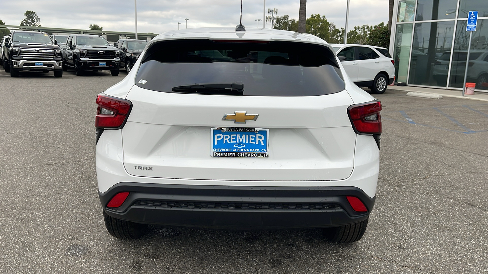 2024 Chevrolet Trax LS 4