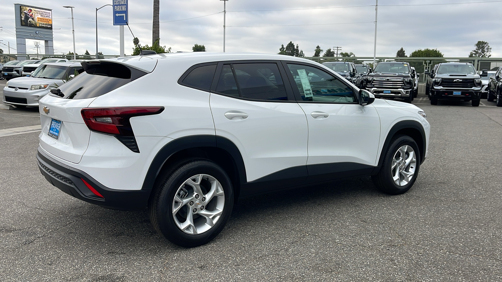 2024 Chevrolet Trax LS 5