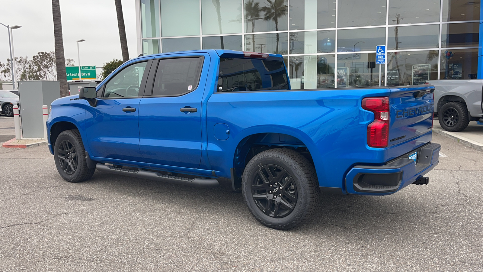 2024 Chevrolet Silverado 1500 Custom 4