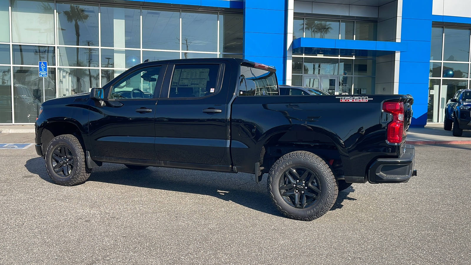 2024 Chevrolet Silverado 1500 Custom Trail Boss 3