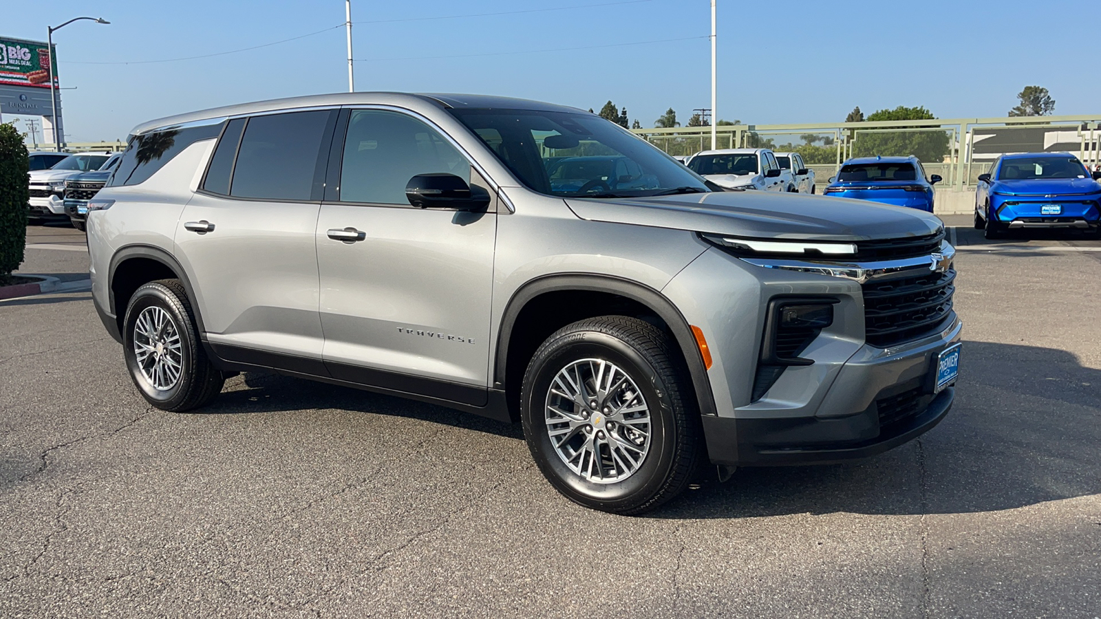 2024 Chevrolet Traverse FWD LS 7