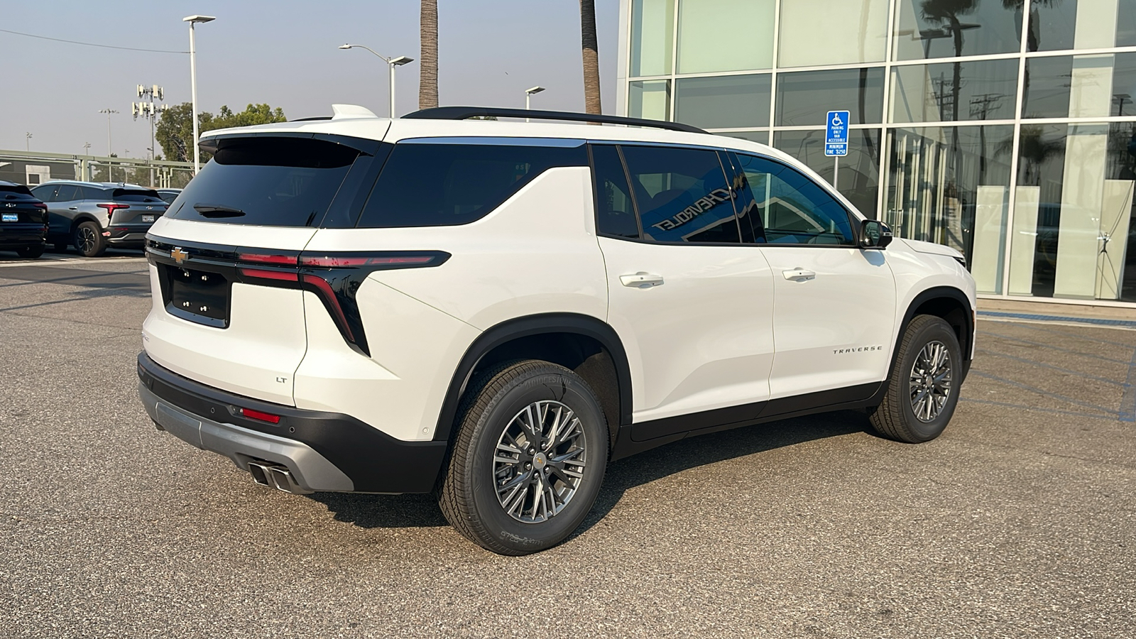 2024 Chevrolet Traverse FWD LT 5