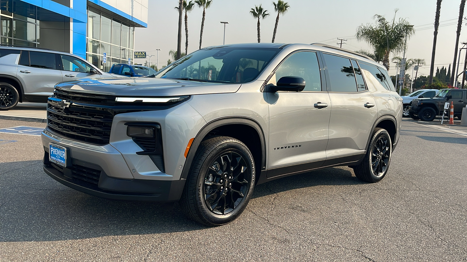 2024 Chevrolet Traverse FWD LT 1