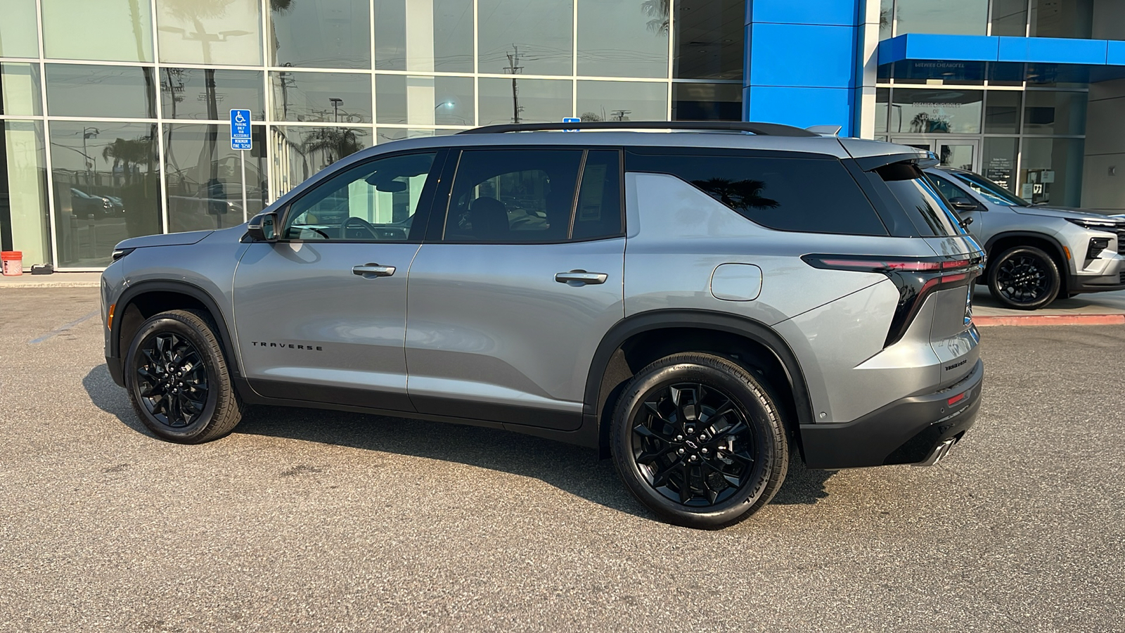 2024 Chevrolet Traverse FWD LT 3