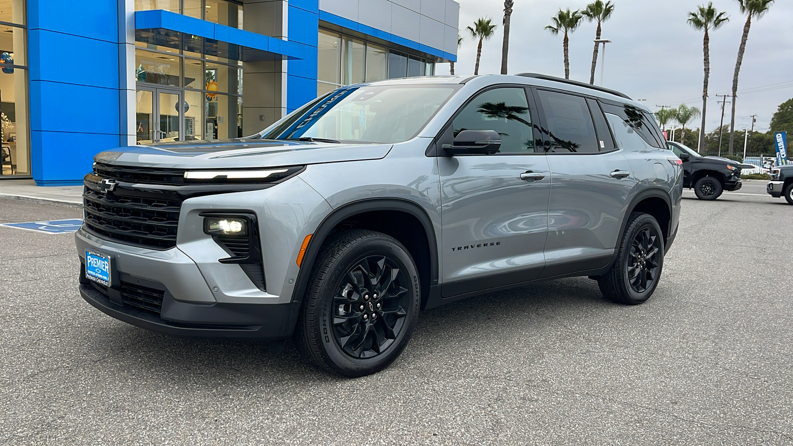 2024 Chevrolet Traverse FWD LT 1