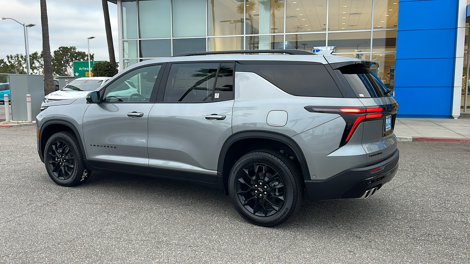 2024 Chevrolet Traverse FWD LT 3