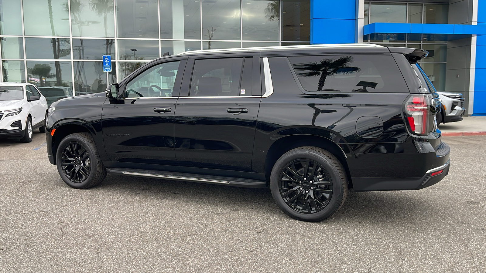 2024 Chevrolet Suburban LT 3