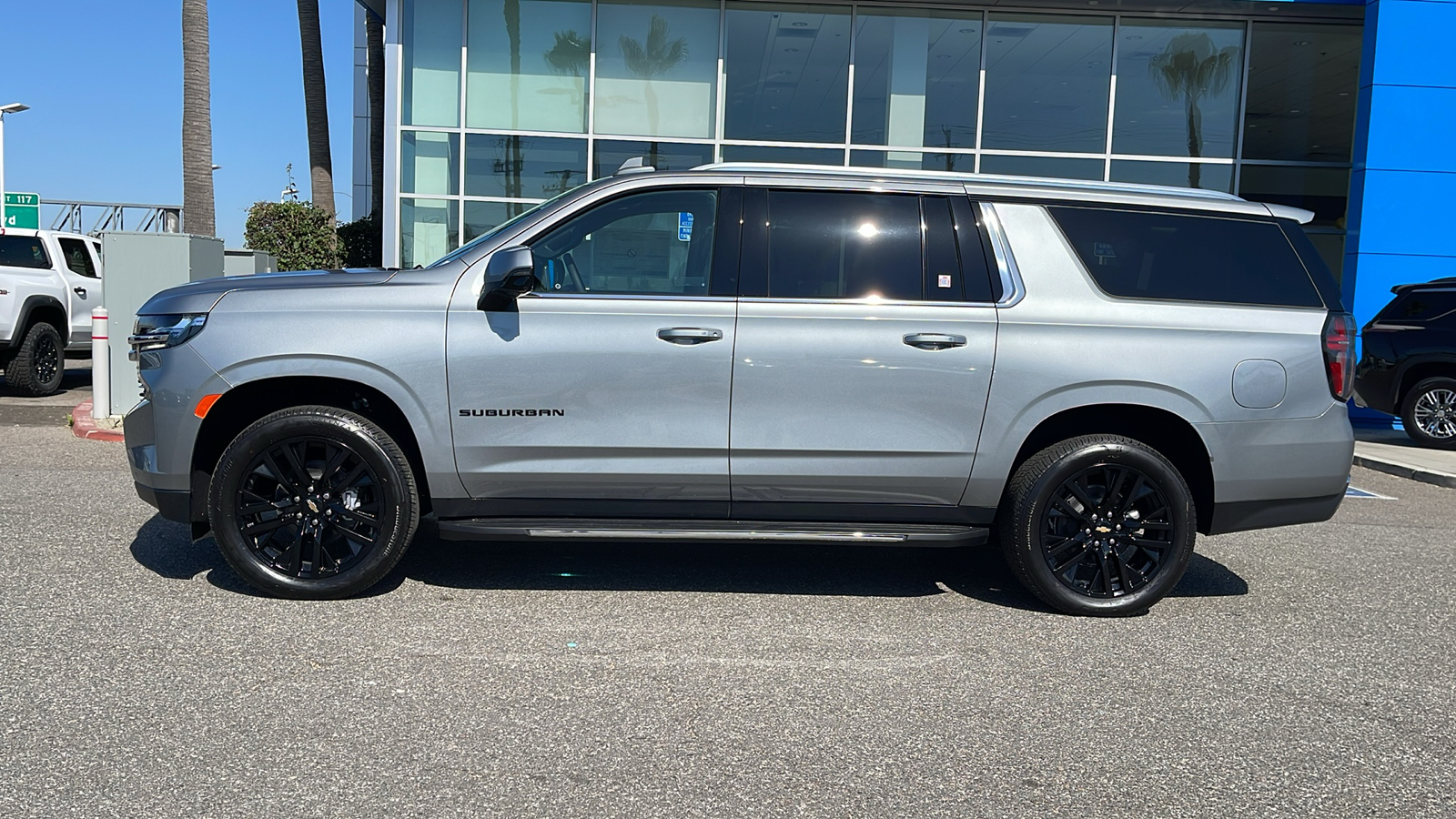 2024 Chevrolet Suburban LT 3