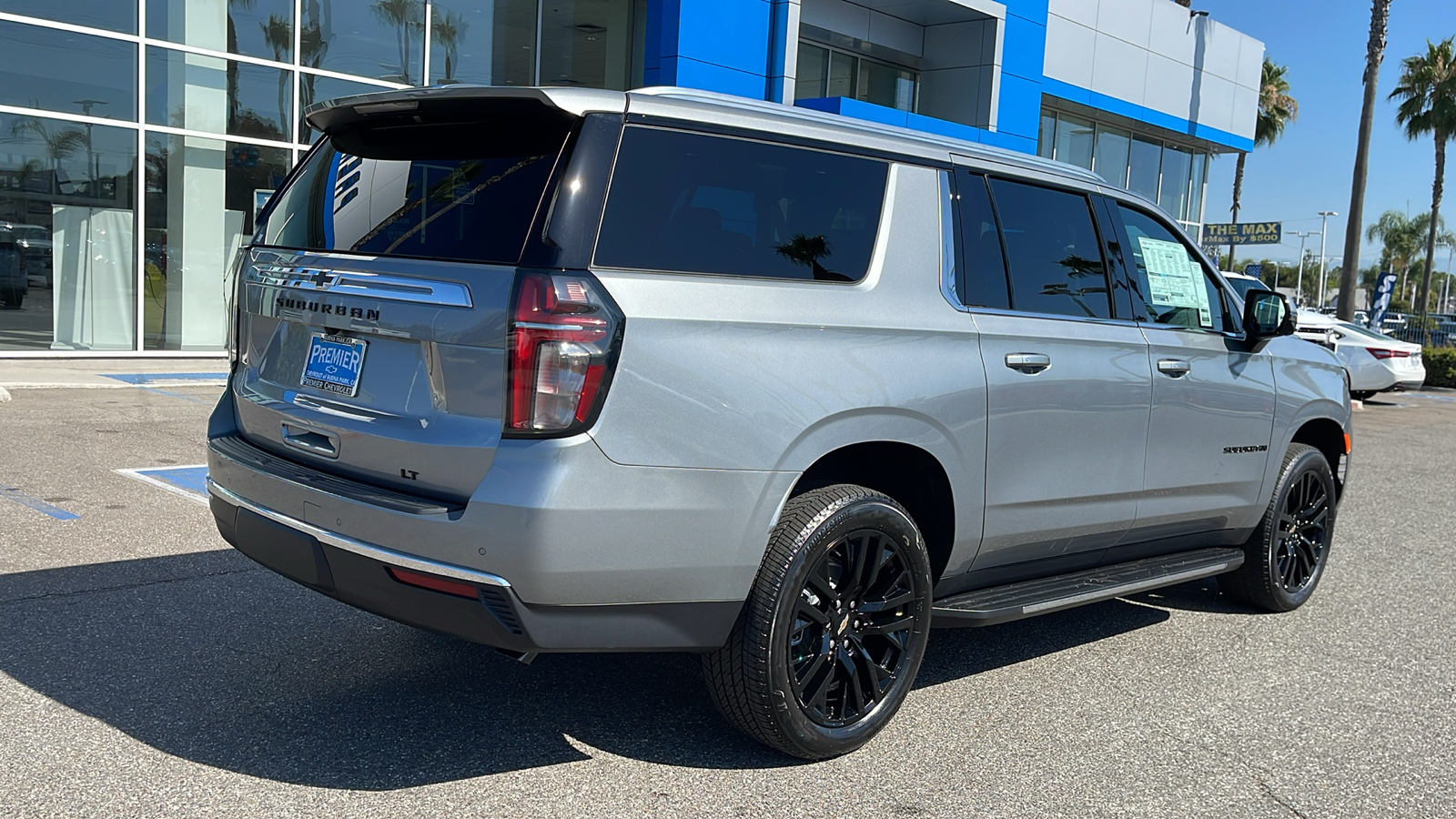 2024 Chevrolet Suburban LT 6