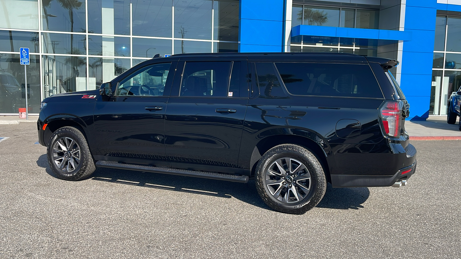 2024 Chevrolet Suburban Z71 3