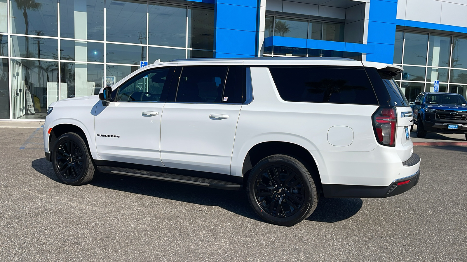 2024 Chevrolet Suburban LS 3