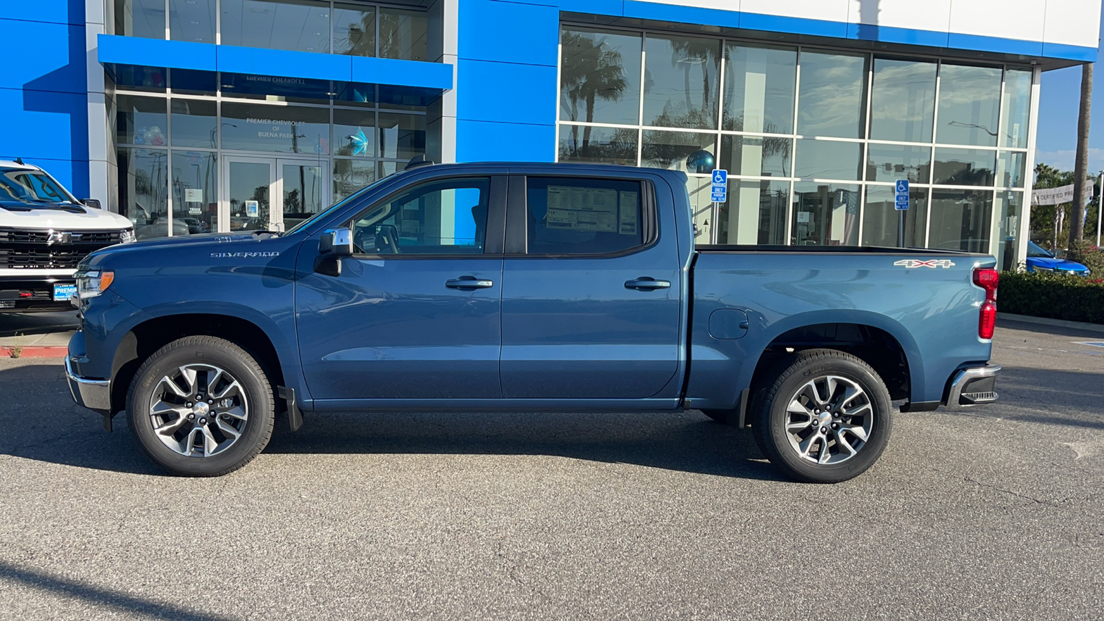 2024 Chevrolet Silverado 1500 LT 2