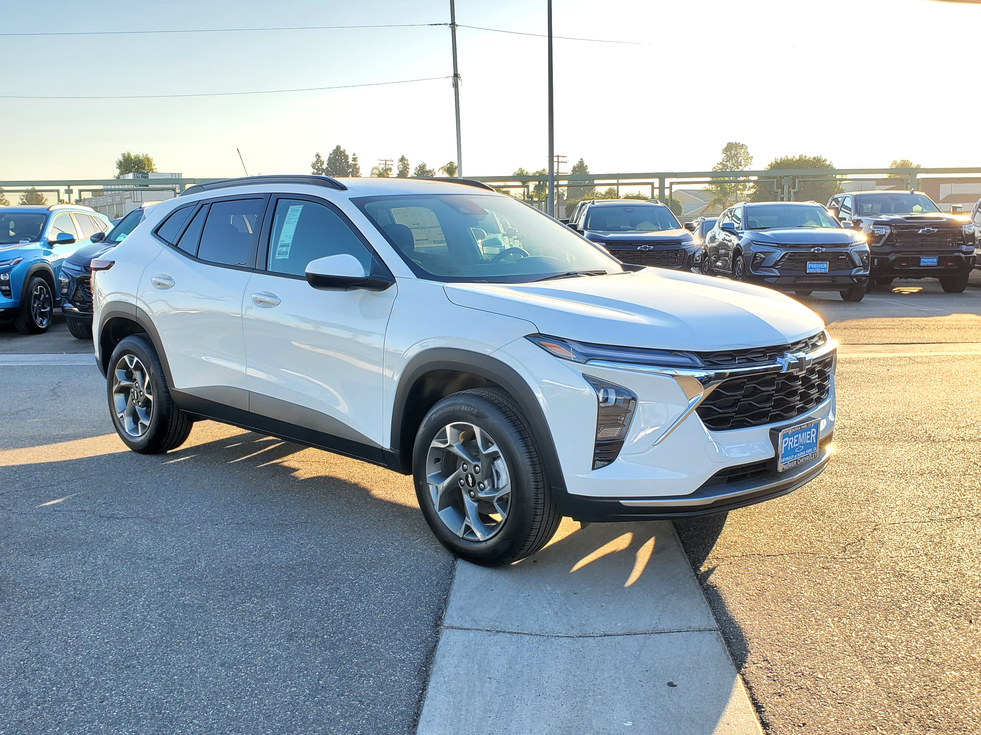 2025 Chevrolet Trax LT 8