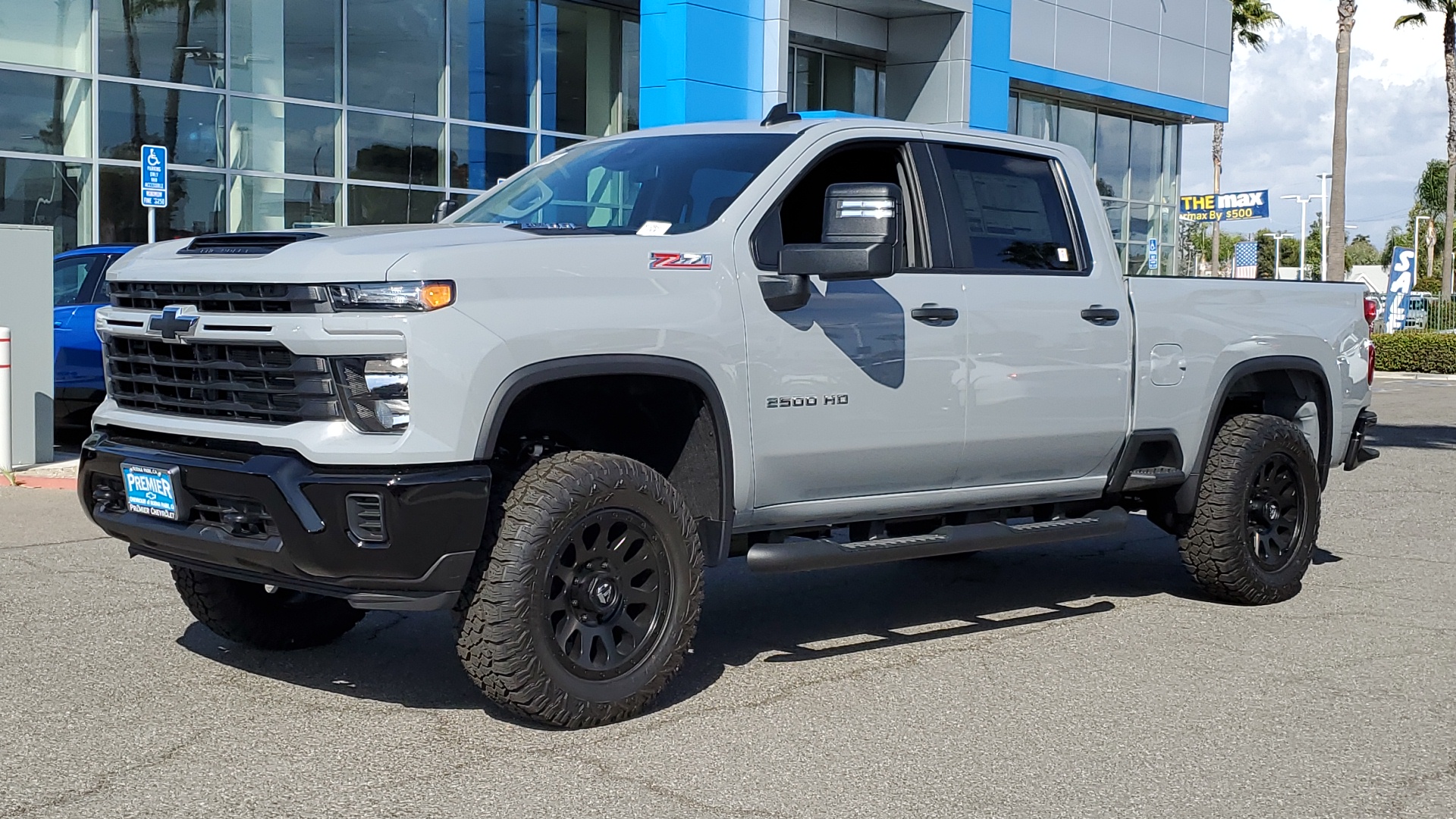 2025 Chevrolet Silverado 2500HD Custom 1