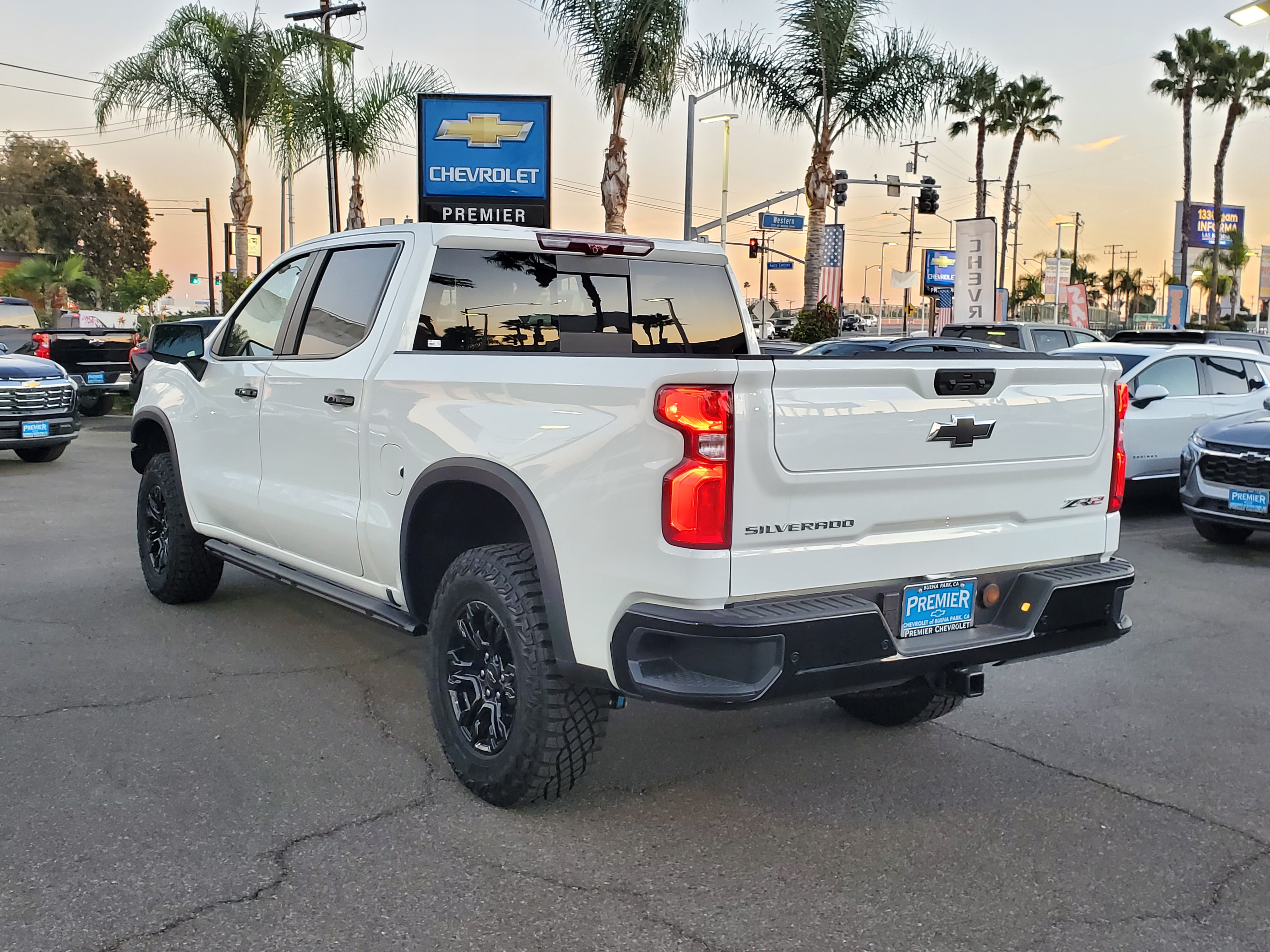 2025 Chevrolet Silverado 1500 ZR2 4