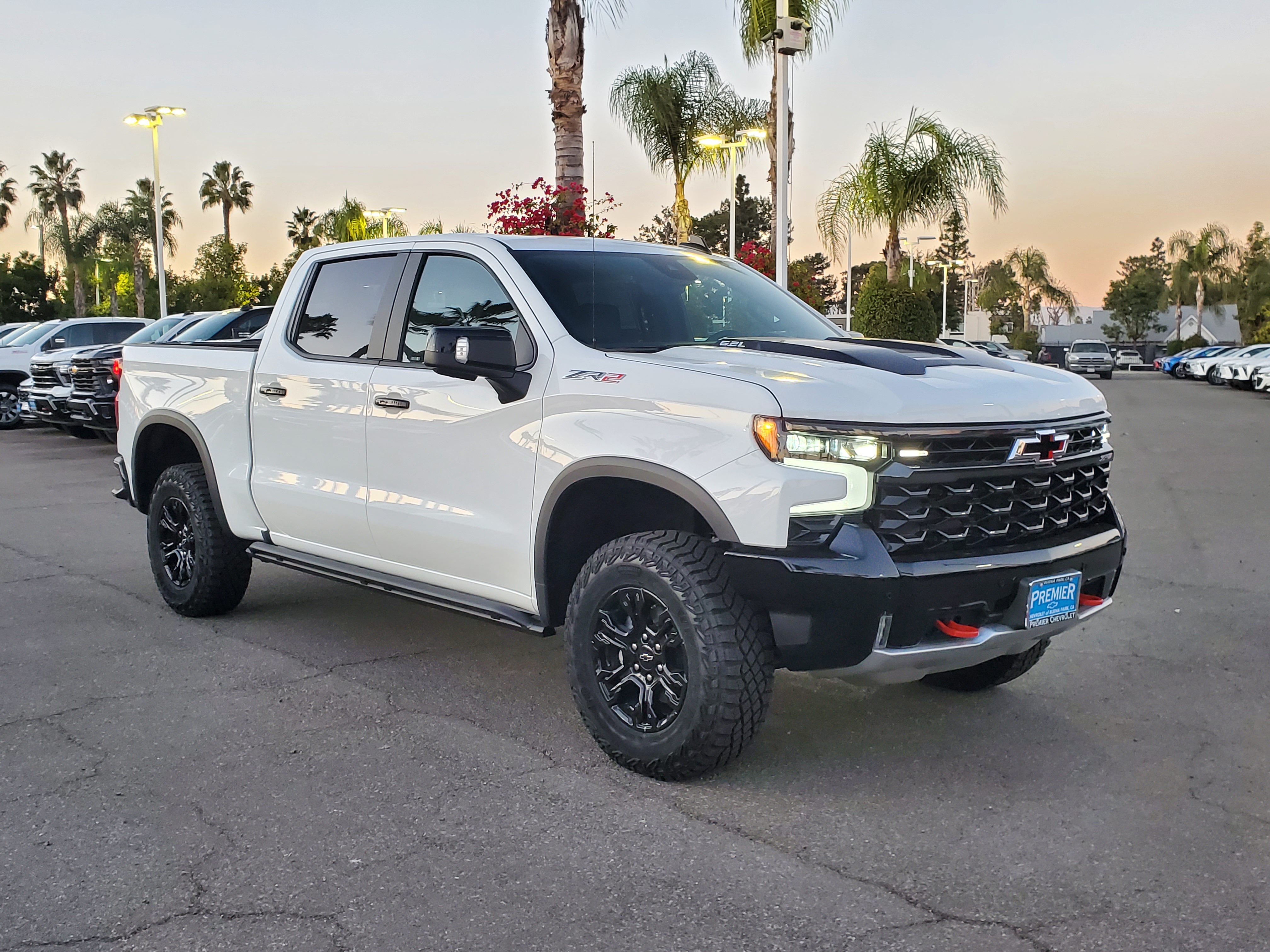 2025 Chevrolet Silverado 1500 ZR2 8