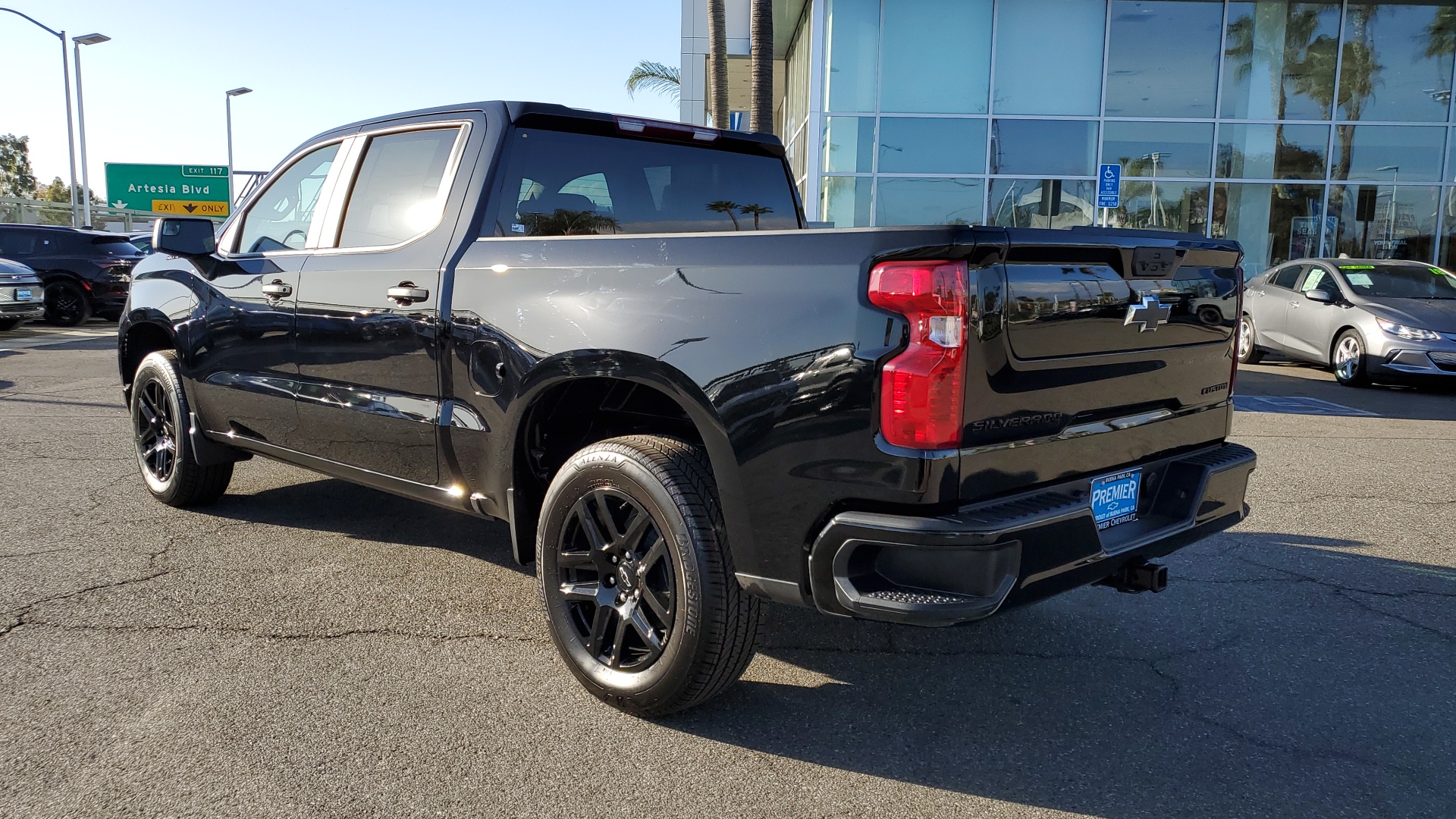 2025 Chevrolet Silverado 1500 Custom 3