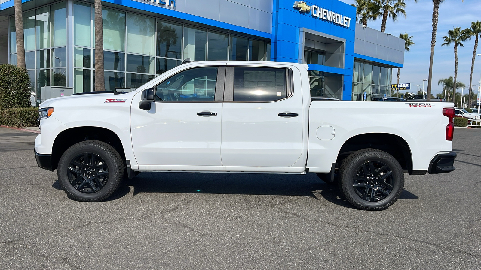 2025 Chevrolet Silverado 1500 LT Trail Boss 3