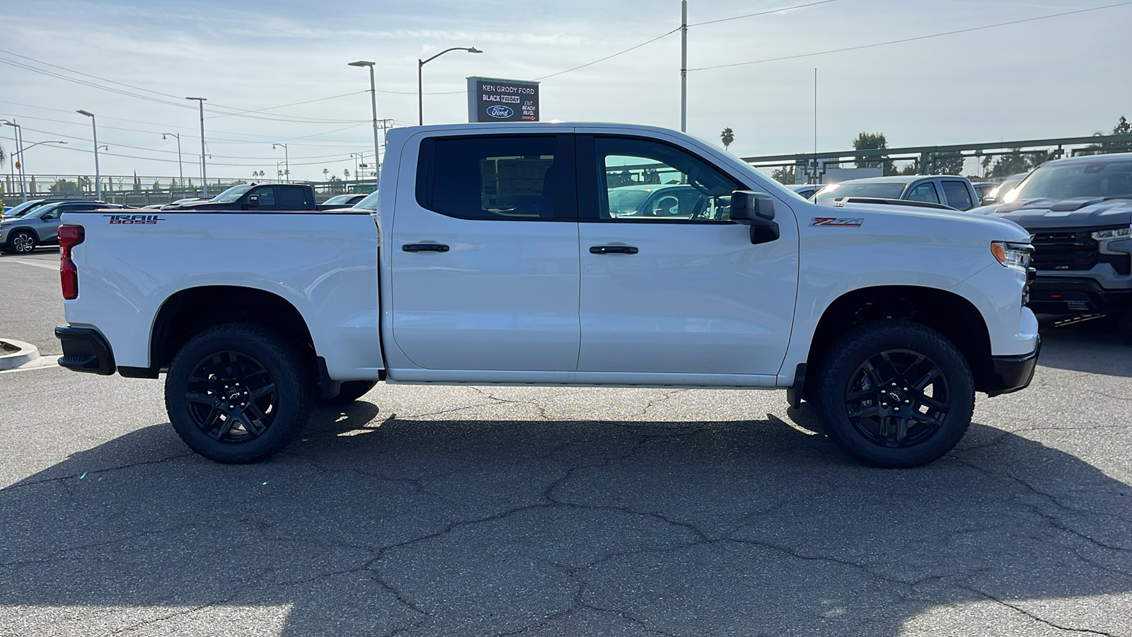 2025 Chevrolet Silverado 1500 LT Trail Boss 7