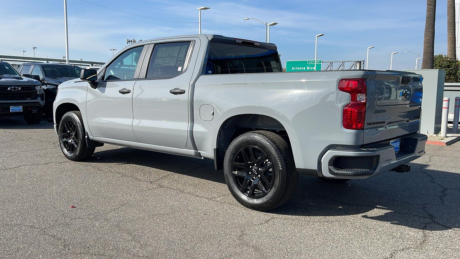 2025 Chevrolet Silverado 1500 Custom 4