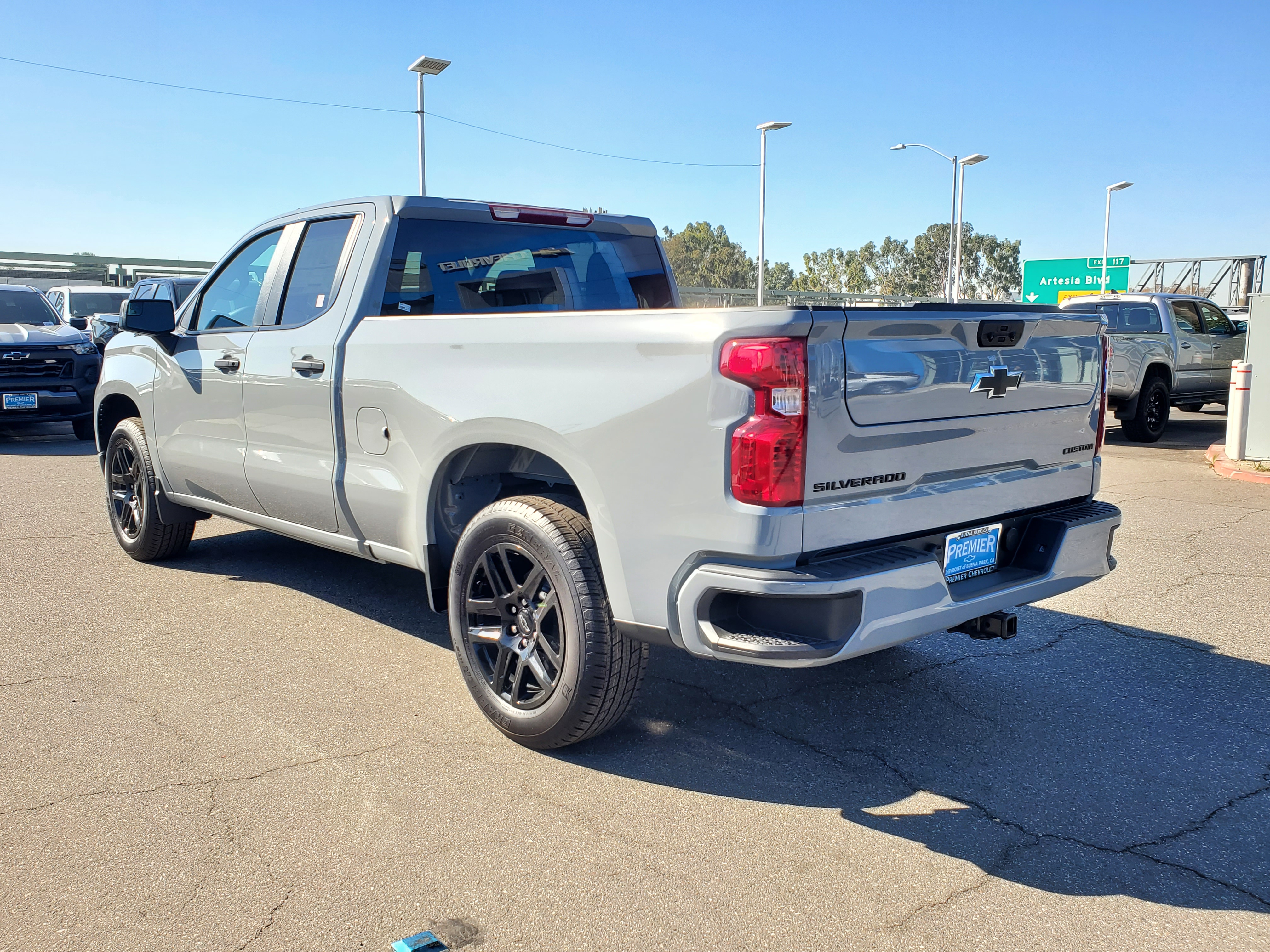 2025 Chevrolet Silverado 1500 Custom 4