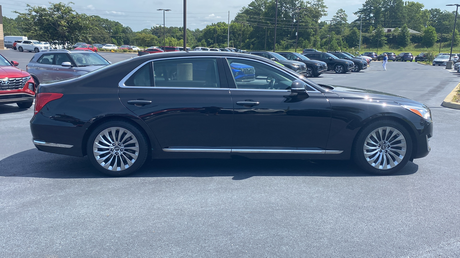 2018 Genesis G90  8