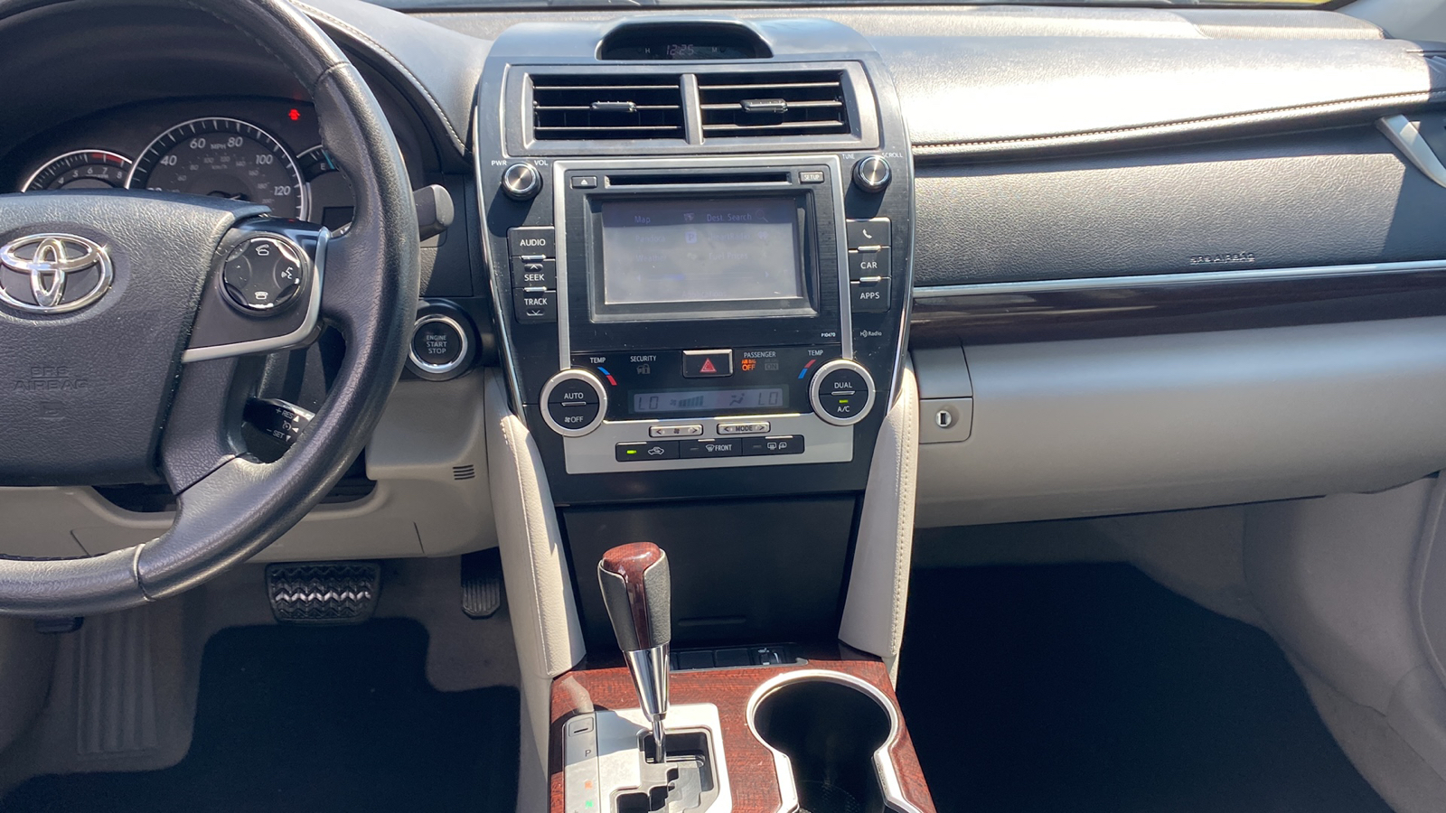 2014 Toyota Camry  26