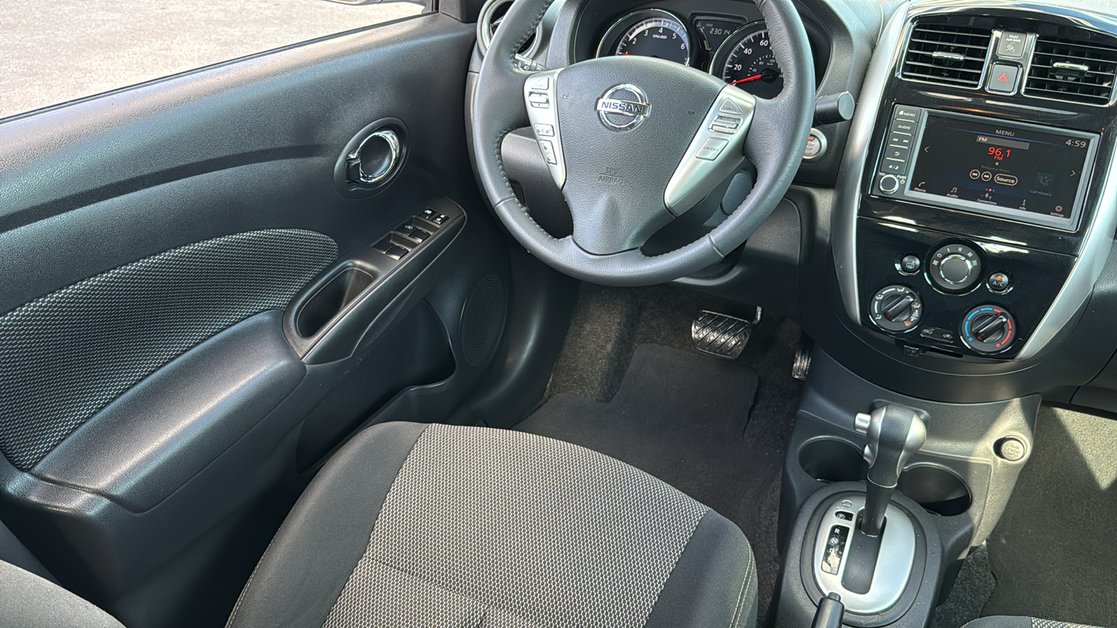 2019 Nissan Versa  24