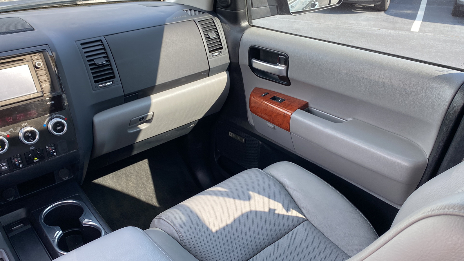 2019 Toyota Sequoia  29