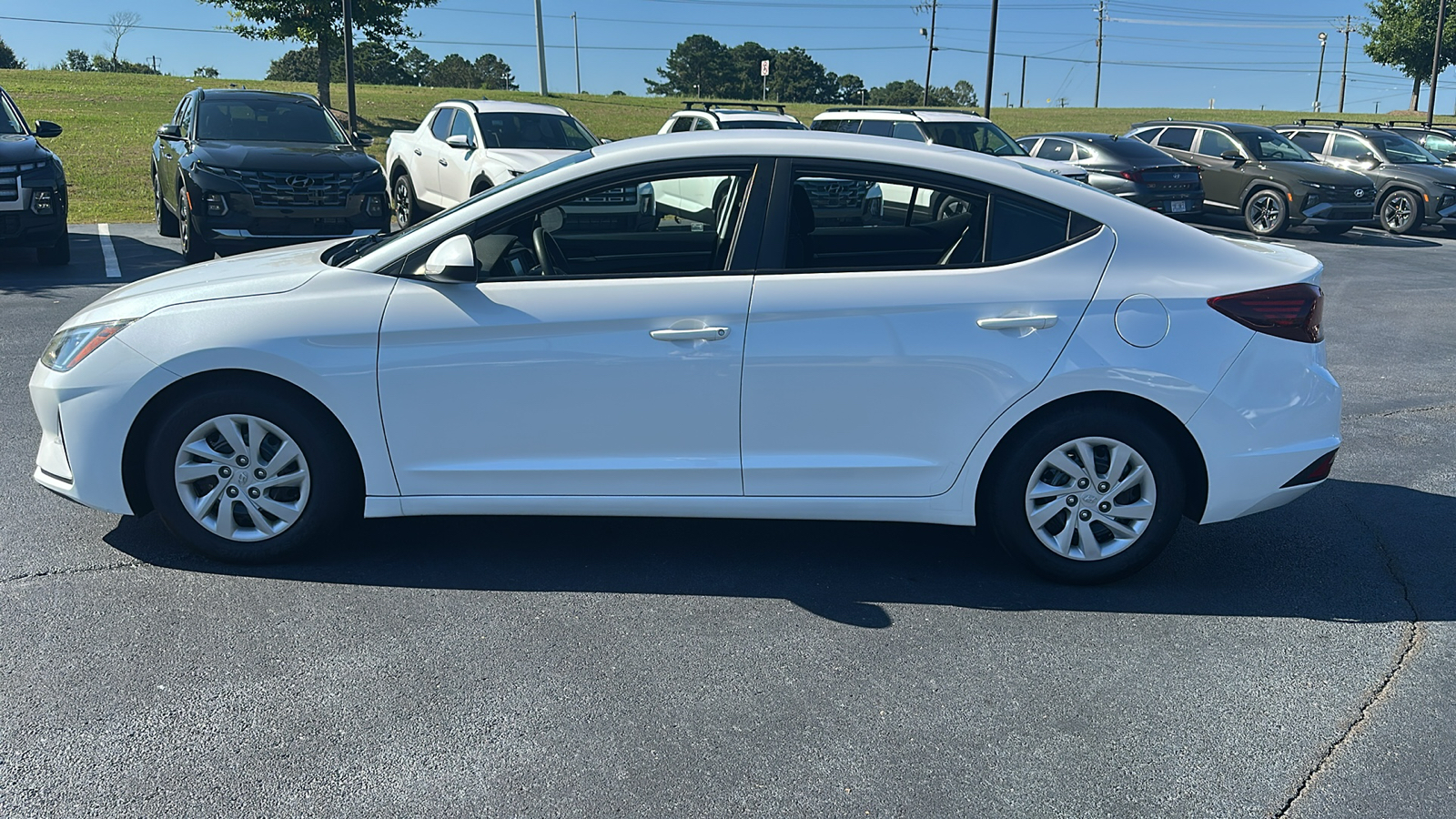 2019 Hyundai Elantra  4