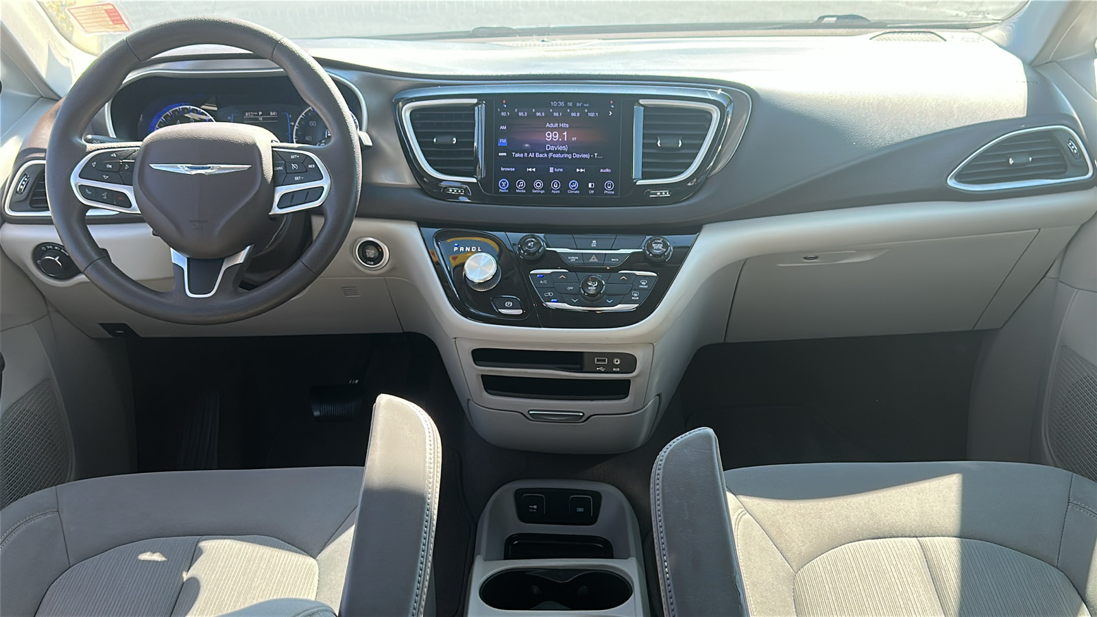 2017 Chrysler Pacifica  23