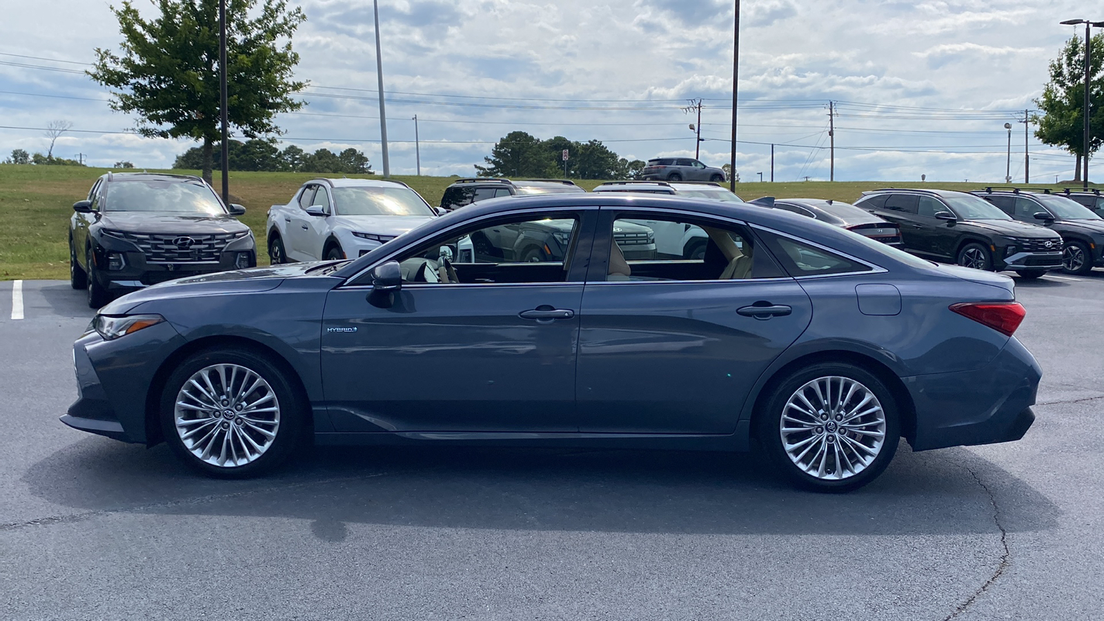 2020 Toyota Avalon Hybrid  4