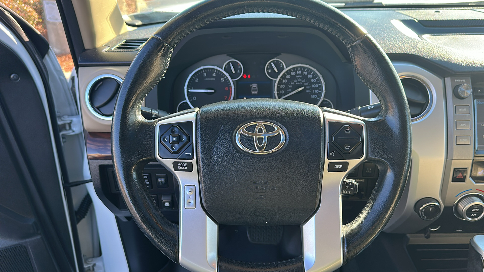 2017 Toyota Tundra 4WD  15