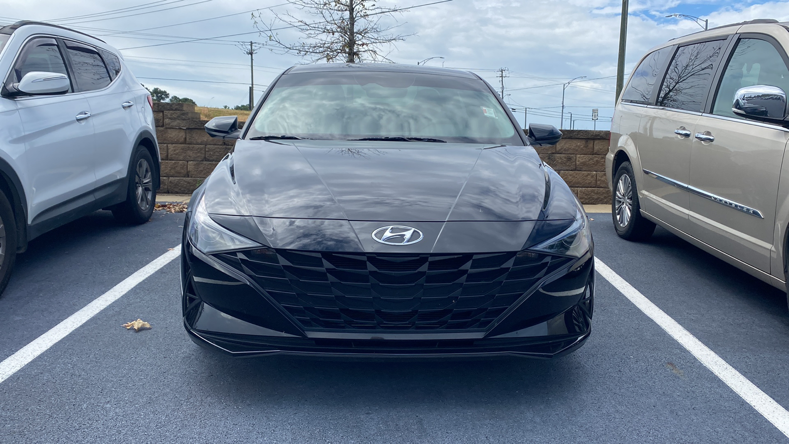 2022 Hyundai Elantra  2