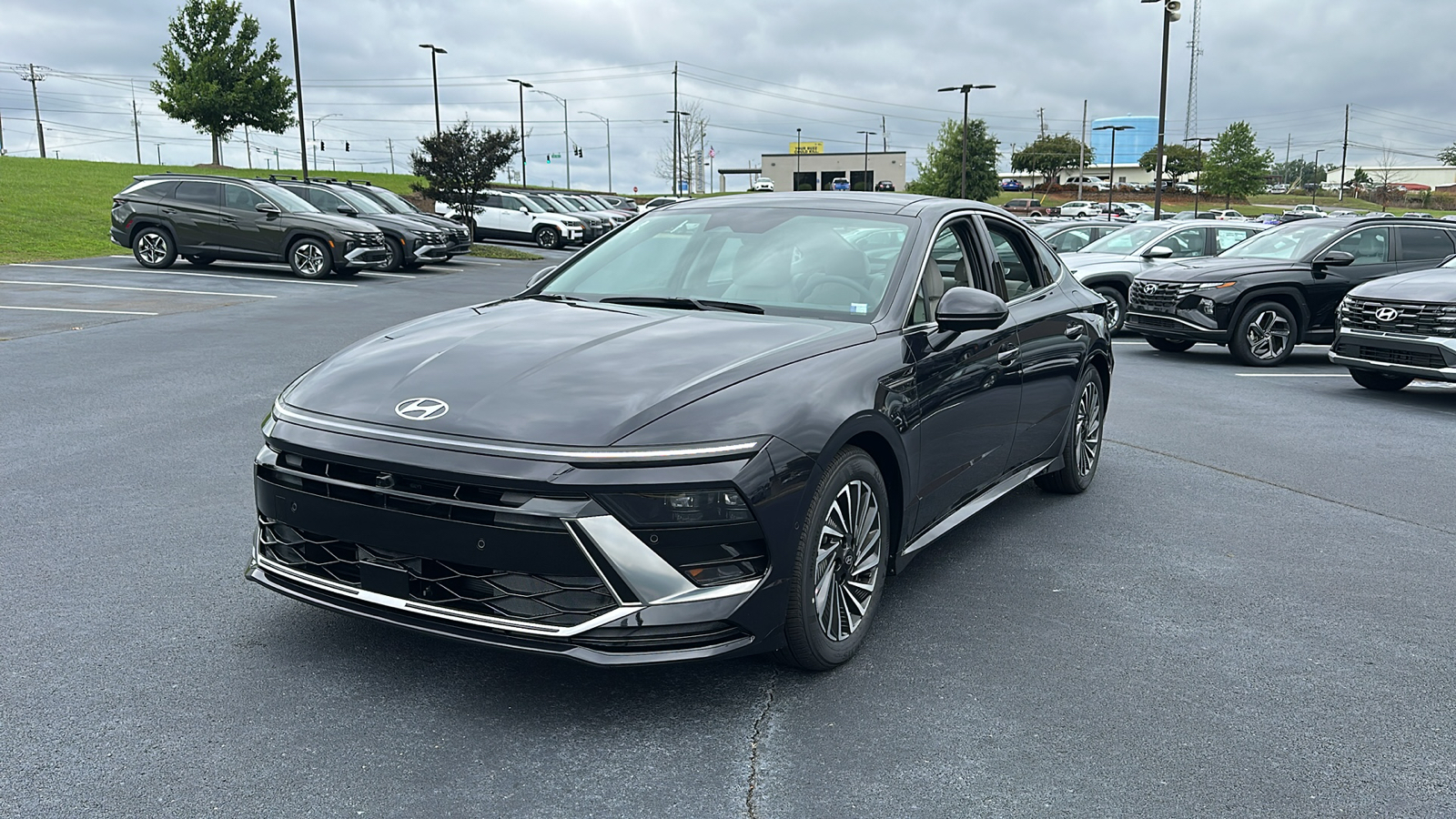 2025 Hyundai Sonata Hybrid  3