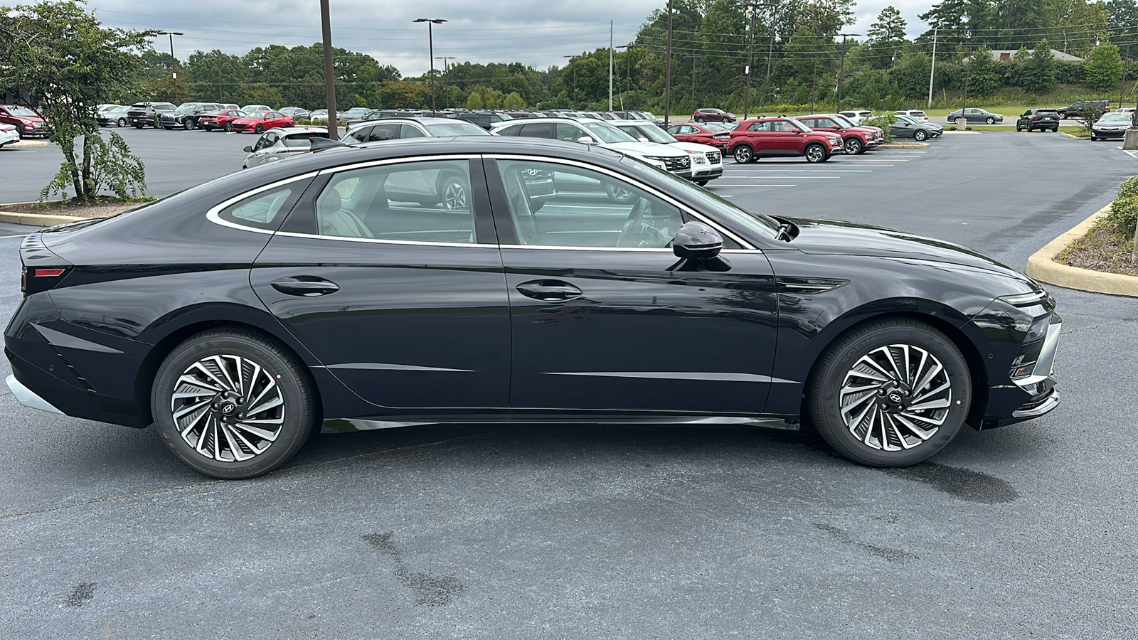 2025 Hyundai Sonata Hybrid  8