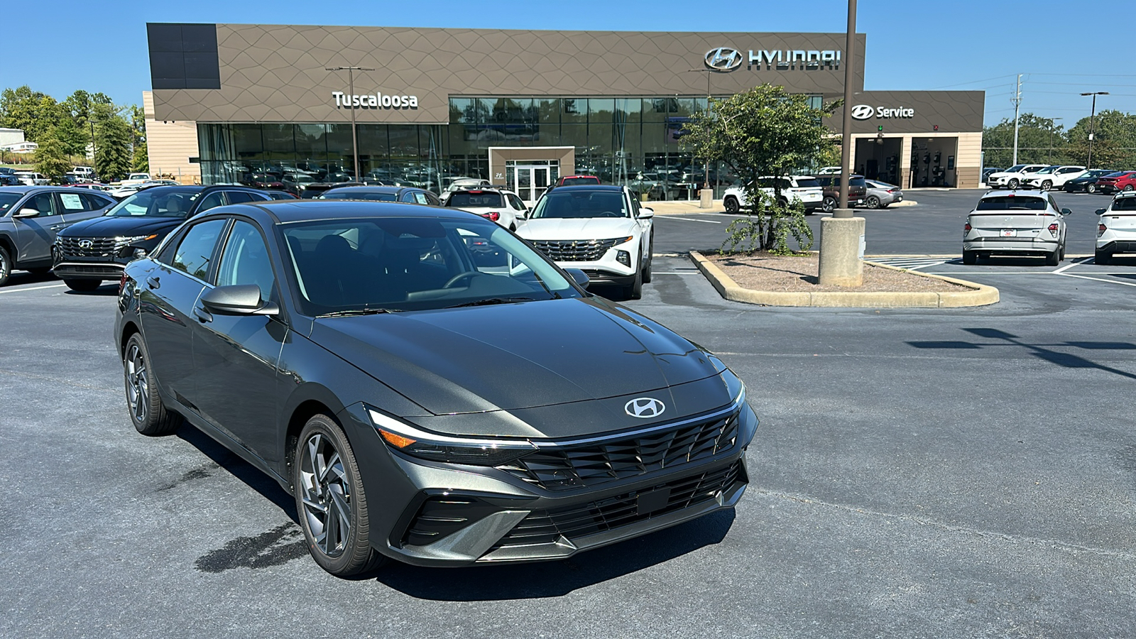 2025 Hyundai Elantra  1