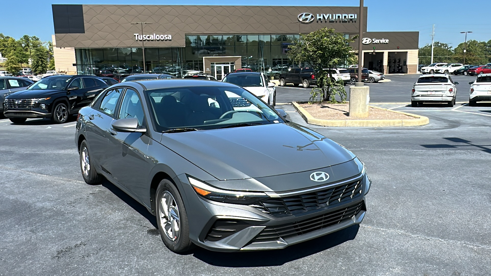 2025 Hyundai Elantra  1