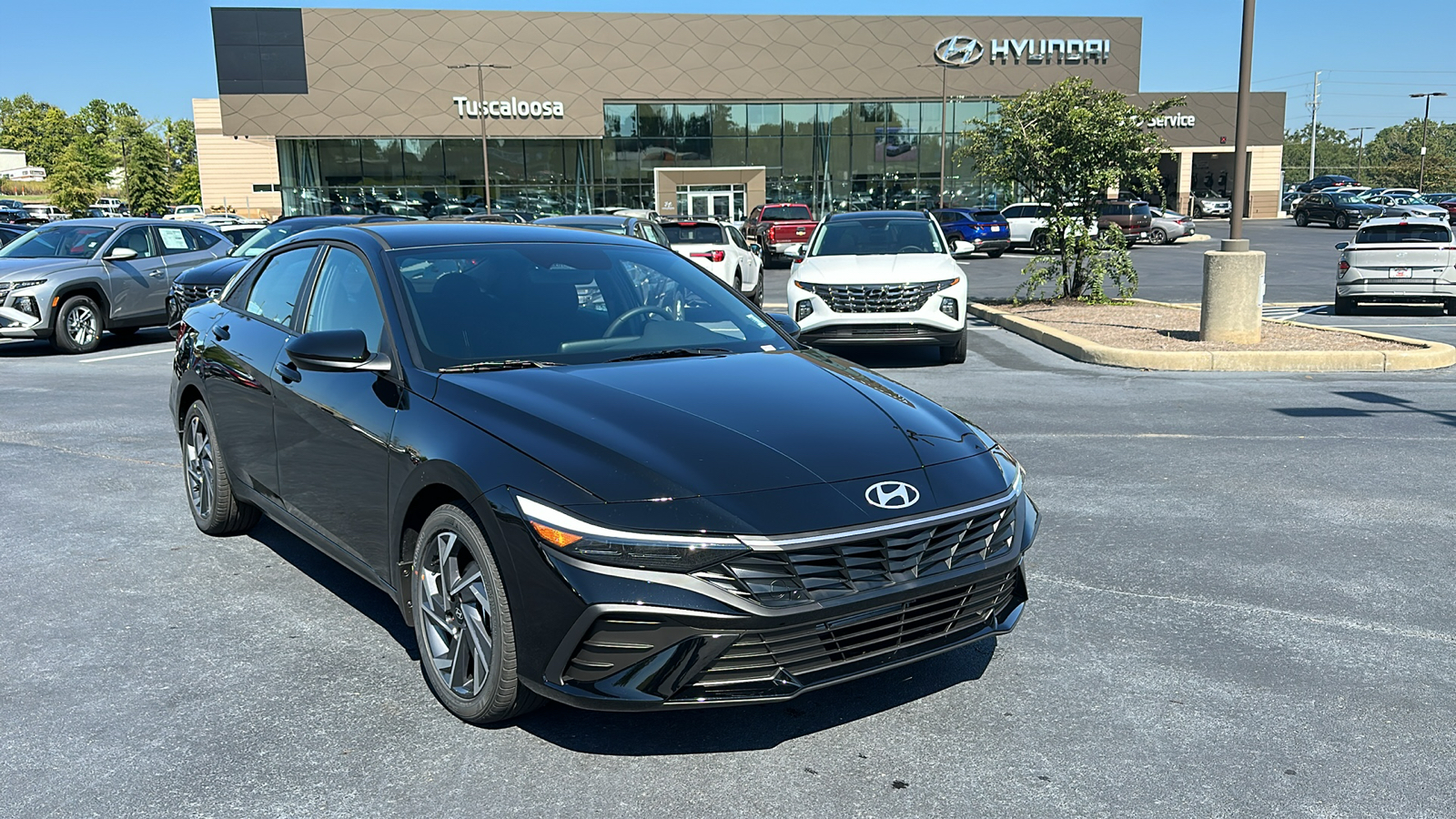 2025 Hyundai Elantra  1