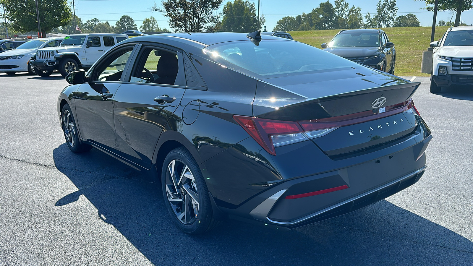 2025 Hyundai Elantra  4