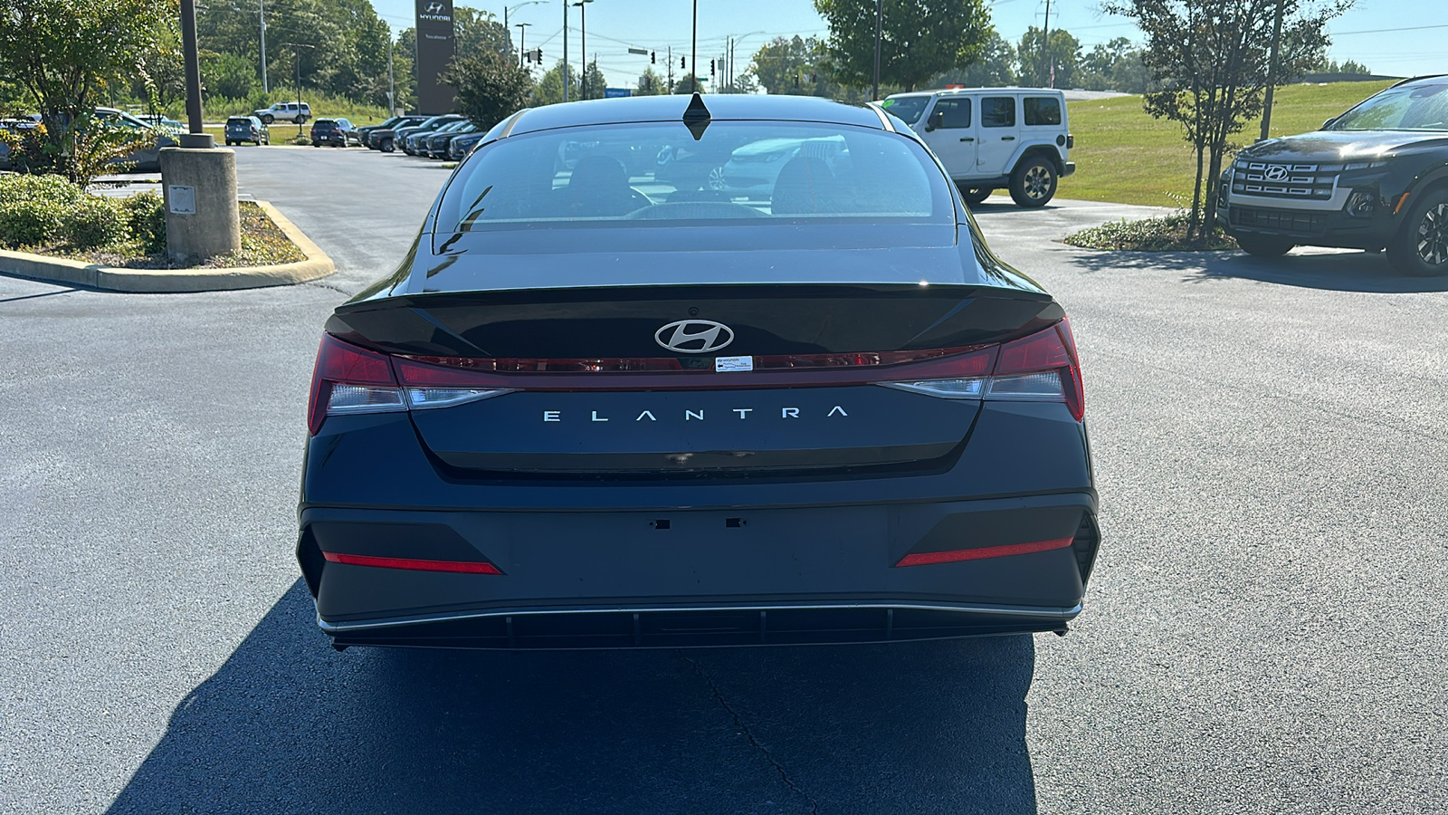 2025 Hyundai Elantra  5