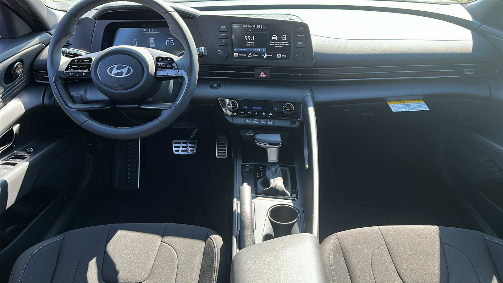 2025 Hyundai Elantra  23