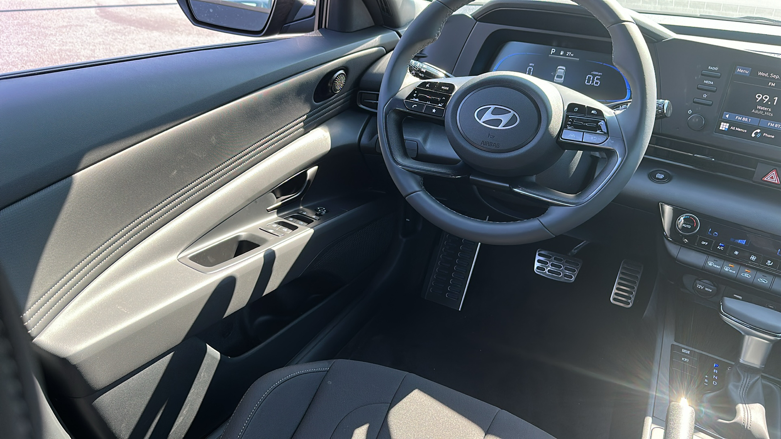 2025 Hyundai Elantra  25