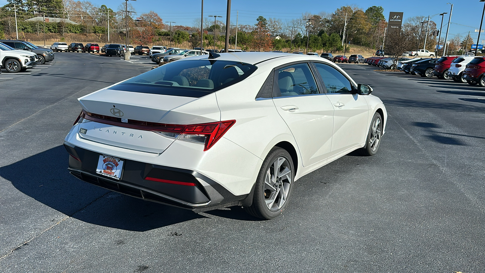 2025 Hyundai Elantra  7