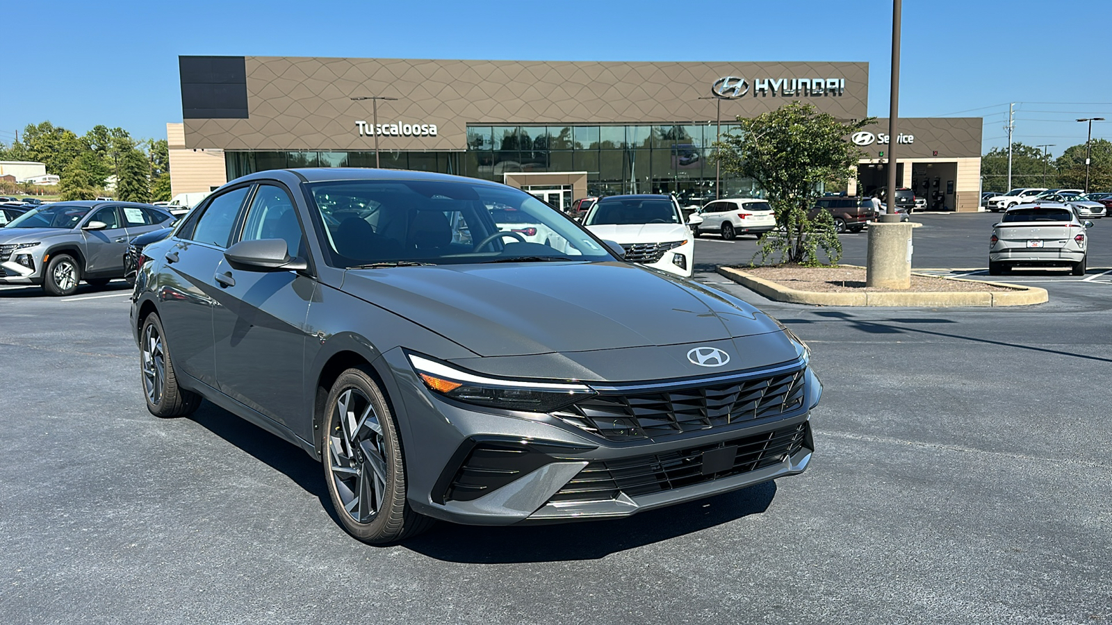 2025 Hyundai Elantra  1