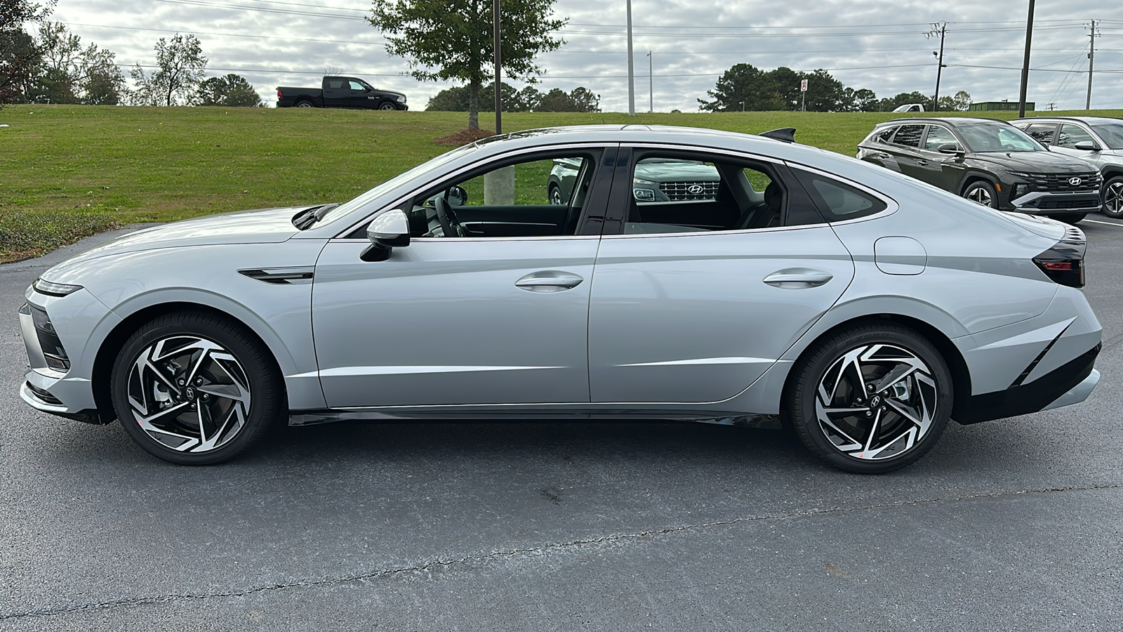 2025 Hyundai Sonata  4