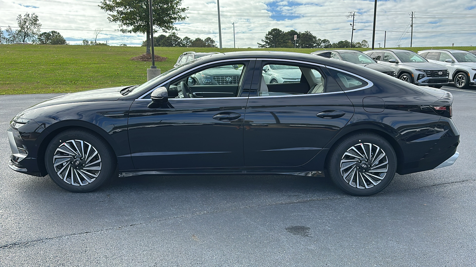 2025 Hyundai Sonata Hybrid  4