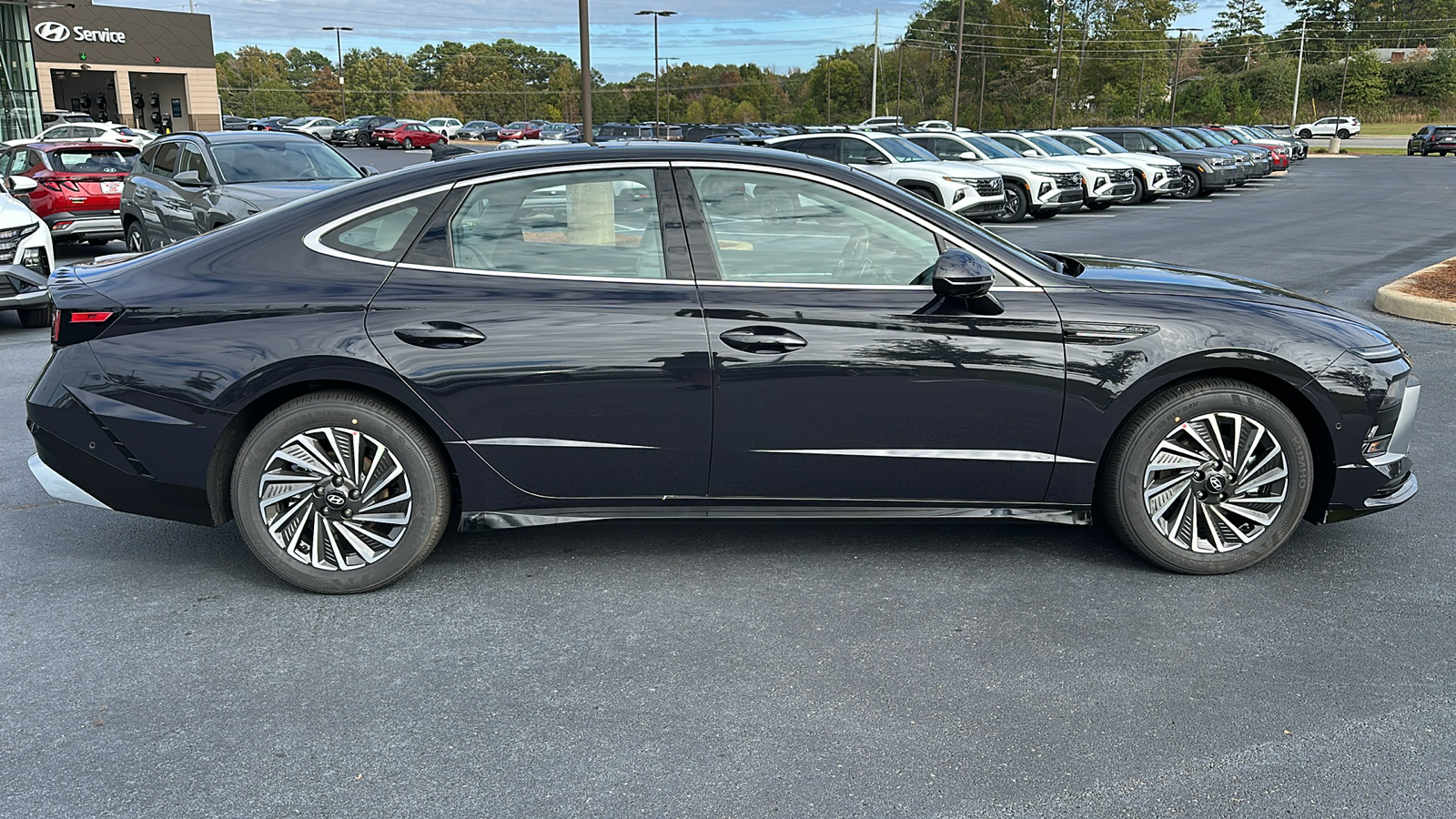 2025 Hyundai Sonata Hybrid  8