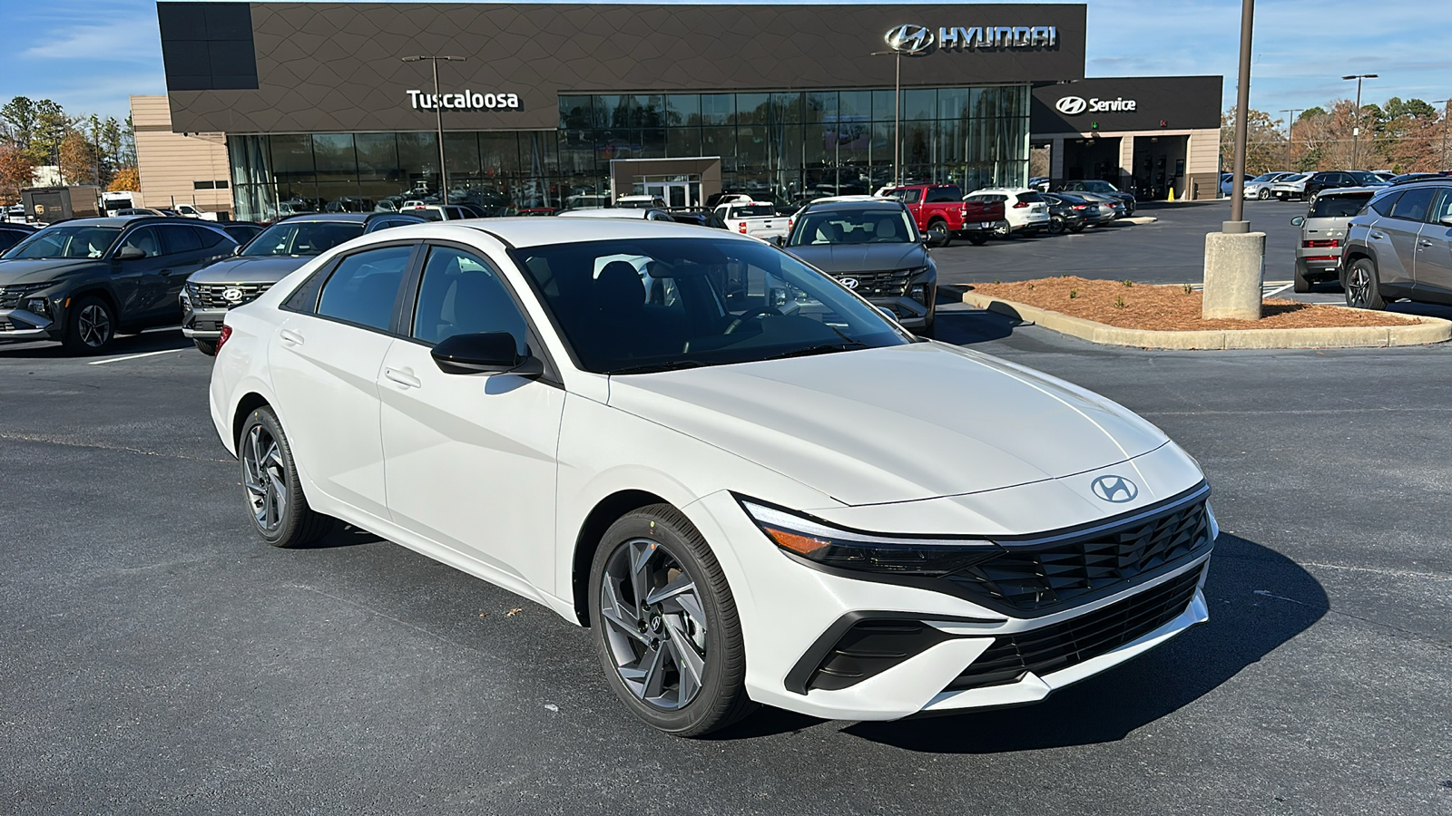 2025 Hyundai Elantra  1