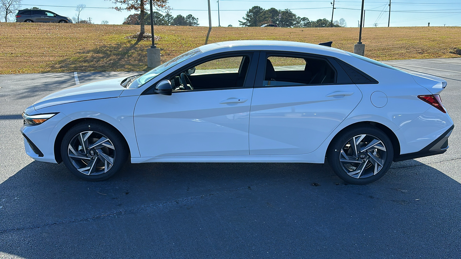 2025 Hyundai Elantra  4